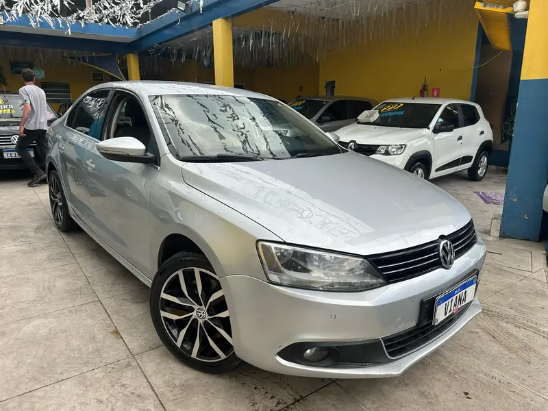 Volkswagen Jetta 2.0 TSI Highline DSG