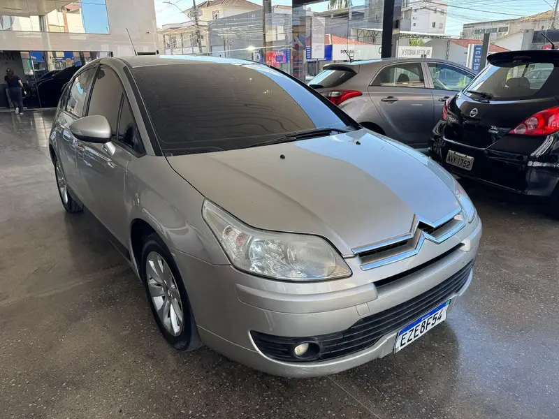 Citroën C4 GLX 1.6 (flex)