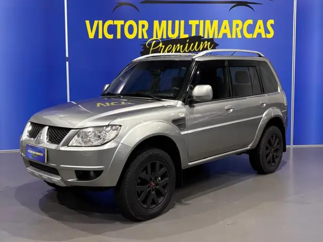 Carro Mitsubishi Pajero TR4 2014 2.0 16V 4x2 (Flex)