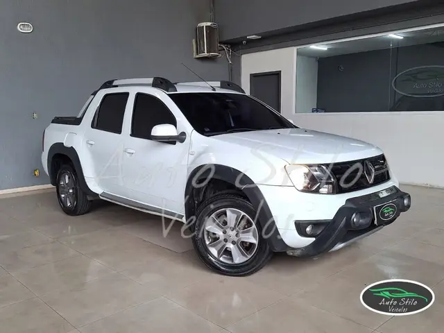 Carro Renault Duster Oroch 2016 2.0 16V Dynamique (Flex)