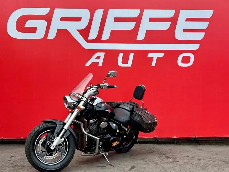 Suzuki M800