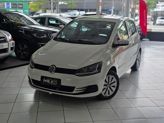 Carro Volkswagen Fox 2015 Trendline 1.0 TEC (Flex)