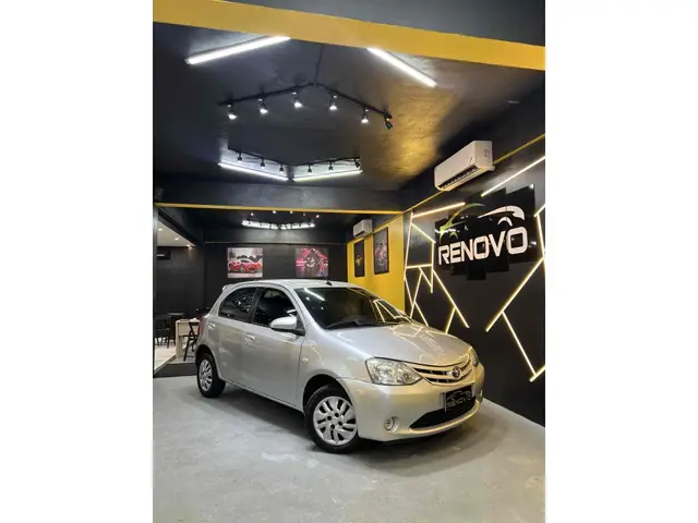 Carro Toyota Etios 2017 XS 1.5 (Aut) (Flex)