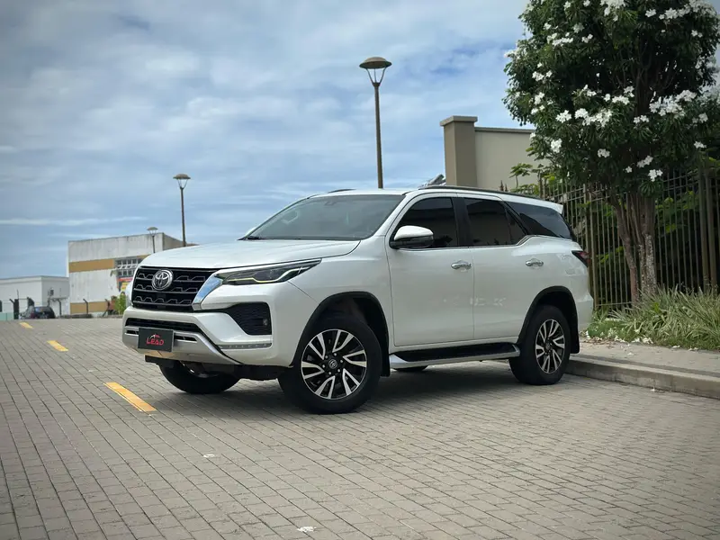 Toyota SW4 SRX 2.8 turbodiesel 7L 4x4 (Aut)