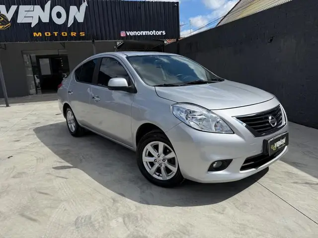 Carro Nissan Versa 2013 1.6 16V SL (Flex)