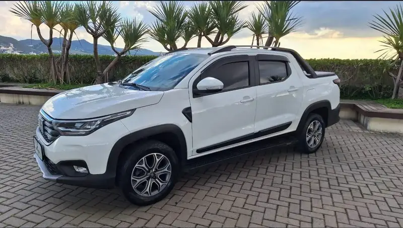 Fiat Strada Volcano 1.3 CD (Flex)