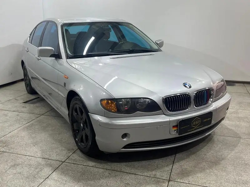 BMW 320i 320ia 2.0