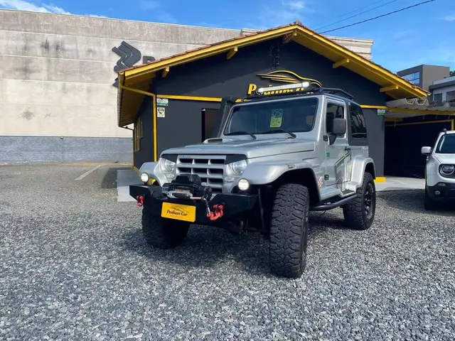 Carro Troller T4 2005 4x4 2.8 Turbo (teto rígido)