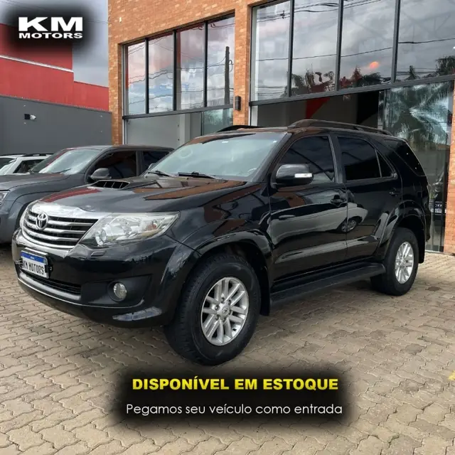 Carro Toyota Hilux SW4 2014 3.0 TDI 4x4 SRV 7L