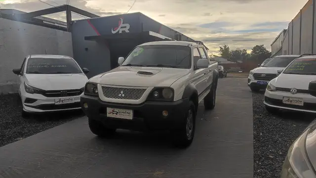 Carro Mitsubishi L200 Triton Outdoor 2010 L 200 Outdoor HPE 4x4 2.5 (cab. dupla)