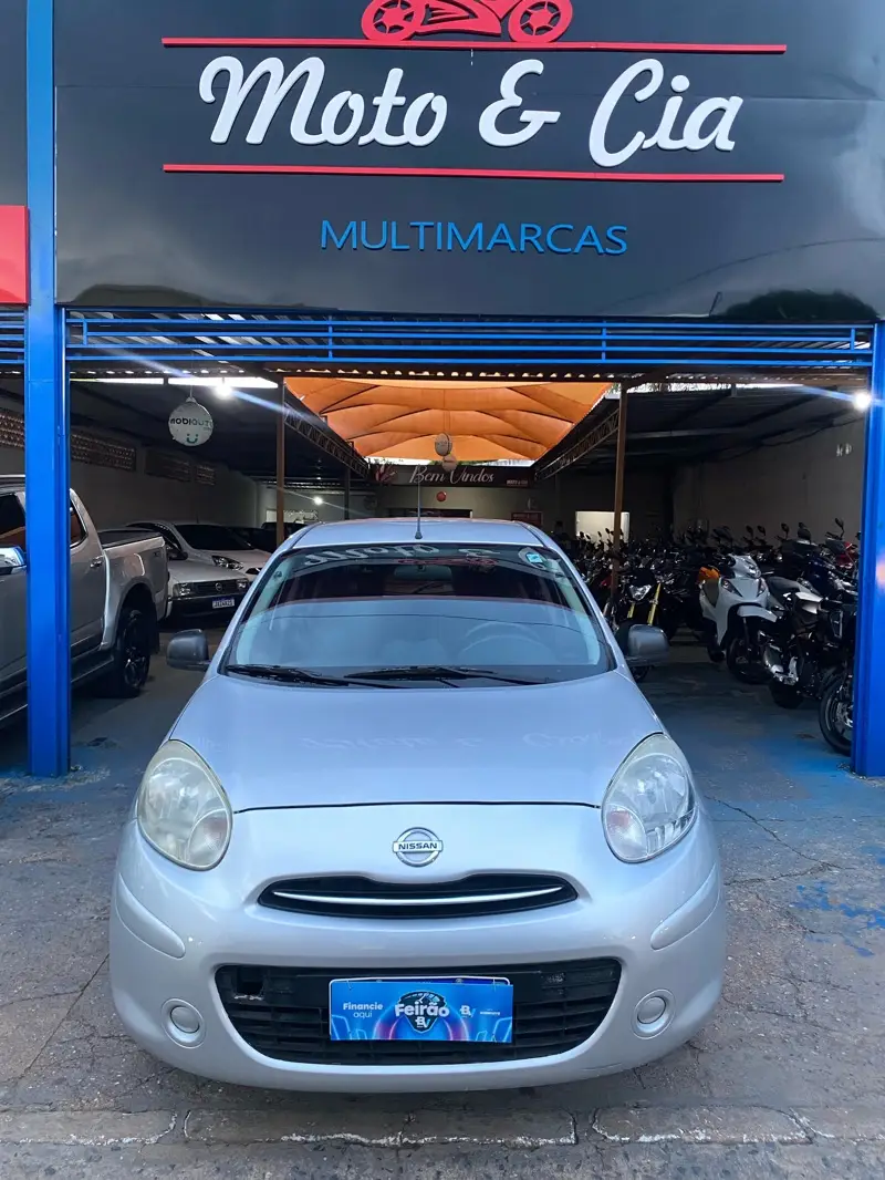 Nissan March 1.0 16V (Flex)