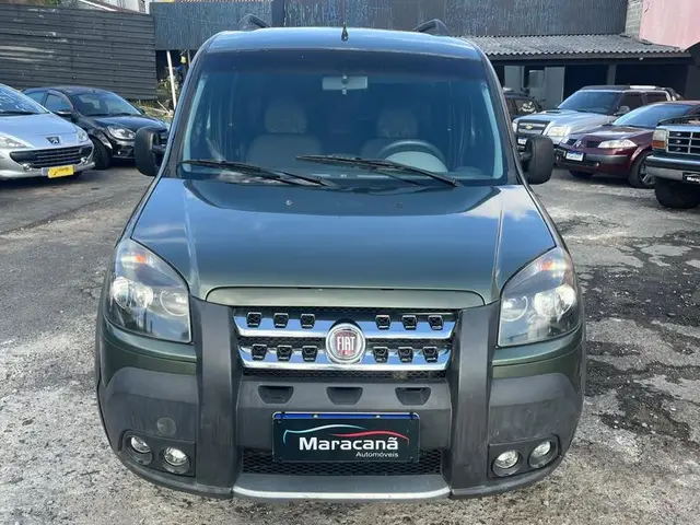 Carro Fiat Doblò 2013 Adventure 1.8 16V (Flex)