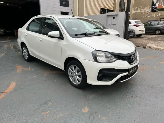 Carro Toyota Etios 2019 X Plus 1.5 (Flex)