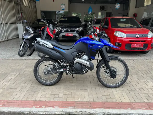Moto Yamaha XTZ 250 Lander 2025 Connected