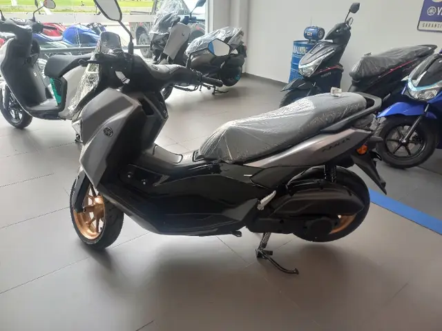 Carro Yamaha NMax 2025 Connected 160 ABS