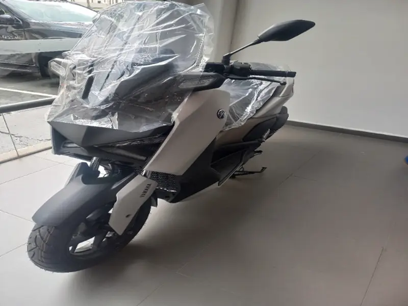 Yamaha XMax 250 Connected