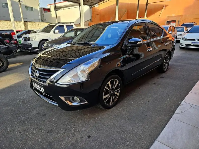 Nissan Versa 1.6 16V Unique CVT (Flex)