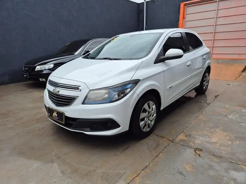 Chevrolet Onix 1.4 LT SPE/4 (Aut)