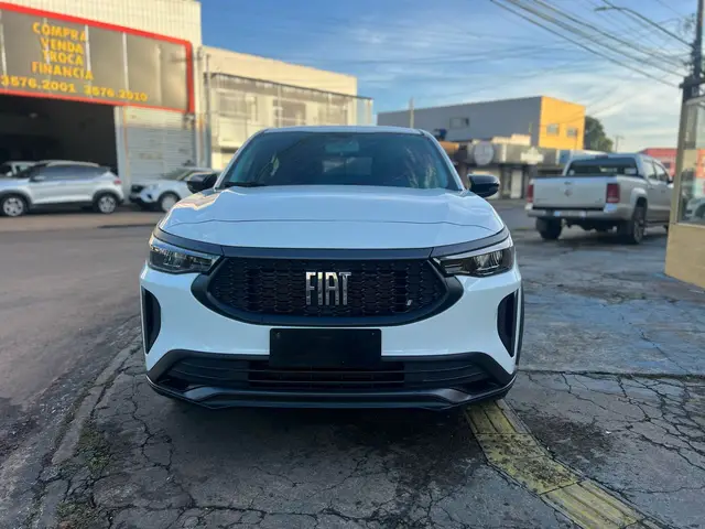Carro Fiat Fastback 2024 Turbo 200