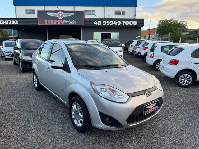 Carro Ford Fiesta Sedan 2012 1.6 (Flex)