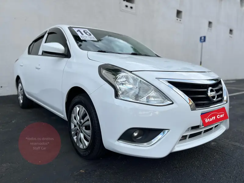 Nissan Versa 1.6 16V SV (Flex)