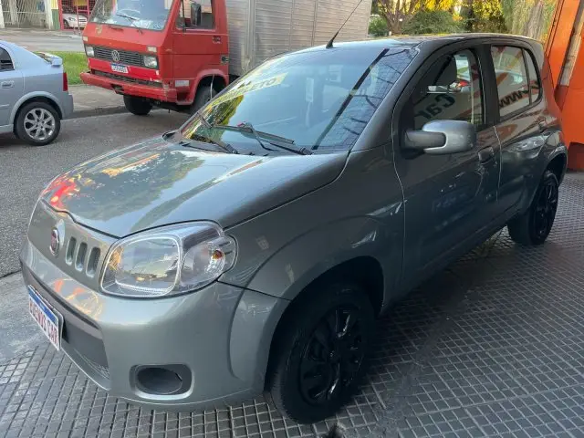 Fiat Uno Vivace 1.0 8V (Flex) 4p