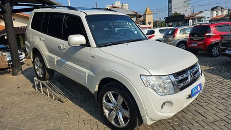 Pajero Full 3.2 DI-D 5D HPE 4WD