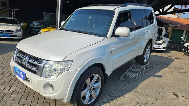 Carro Mitsubishi Pajero Full 2013 3.2 DI-D 5D HPE 4WD