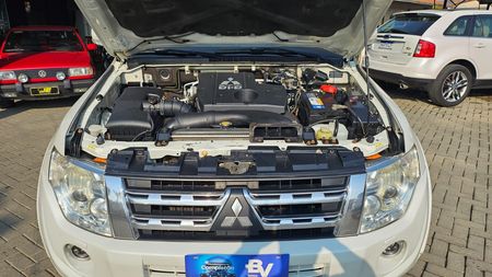Pajero Full 3.2 DI-D 5D HPE 4WD