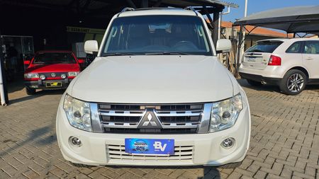 Pajero Full 3.2 DI-D 5D HPE 4WD
