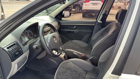Siena Essence 1.6 16V Dualogic (Flex)