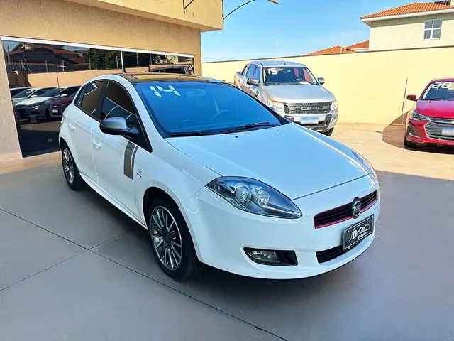 Carro Fiat Bravo 2014 Sporting 1.8 16V Dualogic (Flex)