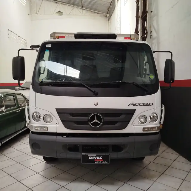 Carro Mercedes-Benz Accelo 2018 1016/37