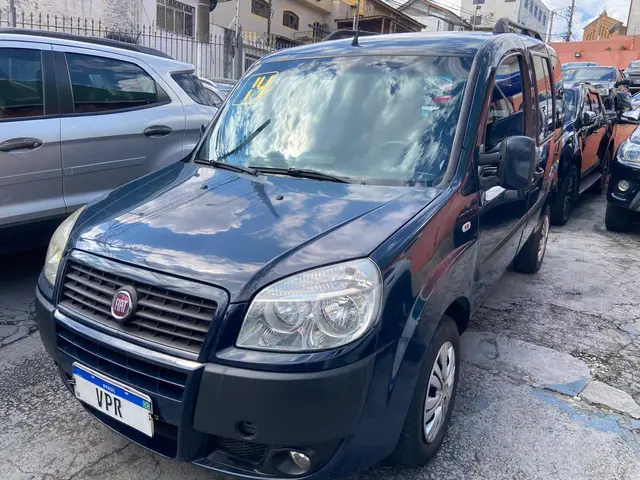 Carro Fiat Doblò 2014 Essence 1.8 16V (Flex)