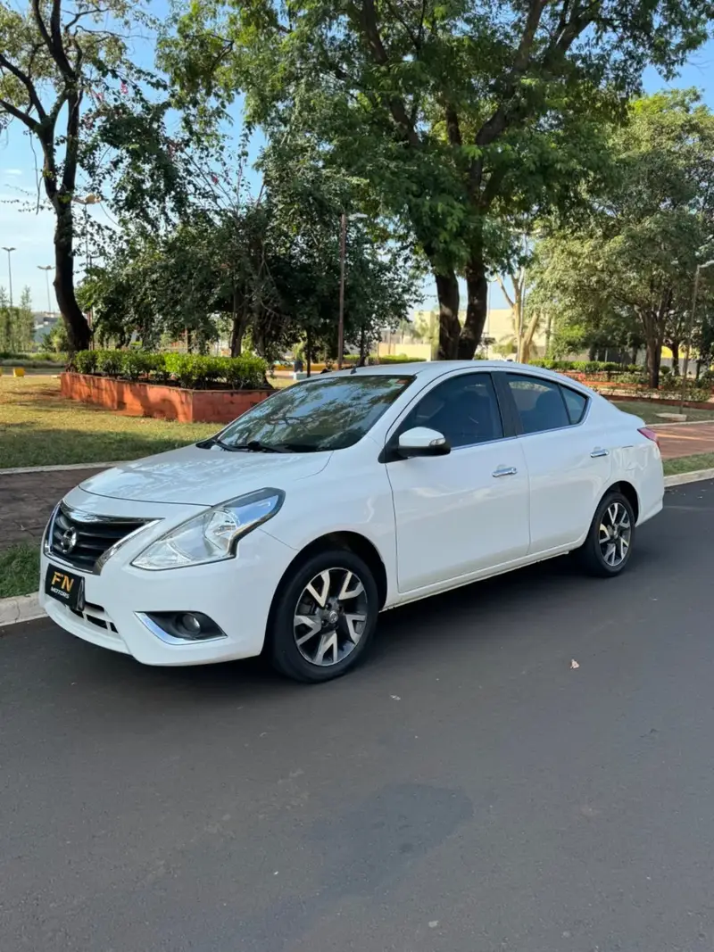 Nissan Versa 1.6 16V SL FlexStart (Flex)