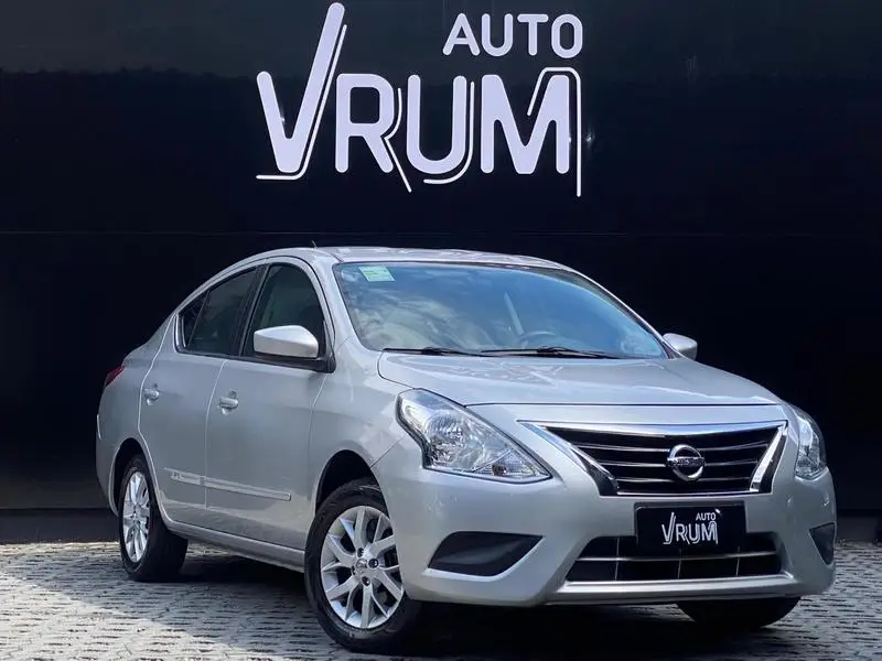 Nissan Versa 1.6 16V SL (Flex)