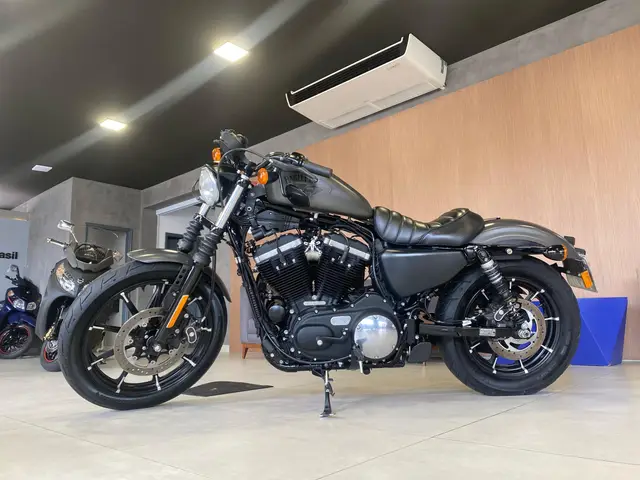 Carro Harley-Davidson Sportster XL 883 2018 Iron