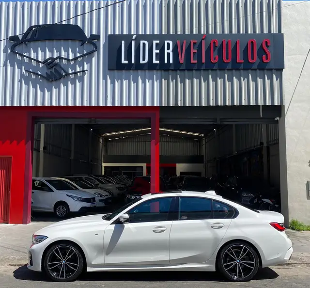 Carro BMW 320i 2022 M Sport 2.0 Turbo (Aut)