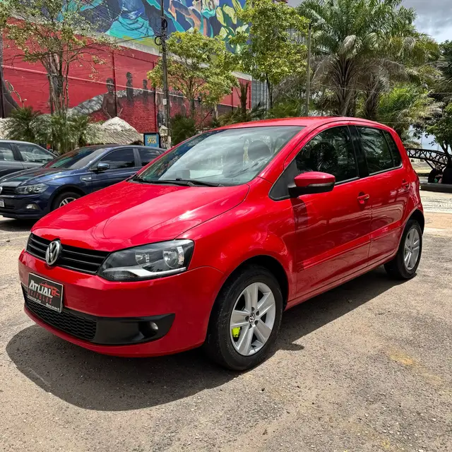 Carro Volkswagen Fox 2014 1.0 TEC (Flex) 4p
