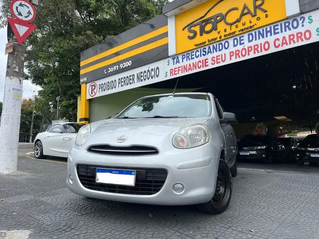 Carro Nissan March 2012 1.0 16V (Flex)