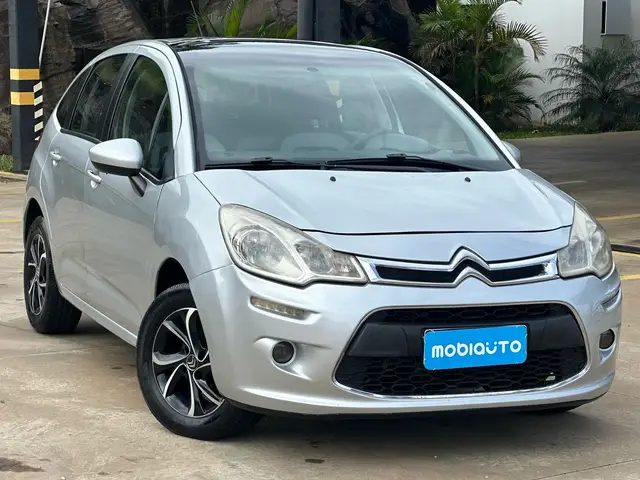 Carro Fiat Grand Siena 2013 Evo Attractive 1.4 8V (Flex)