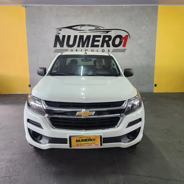 Carro Chevrolet S10 Cabine Simples 2017 S10 2.8 CTDi Cabine Simples LS 4WD