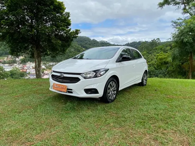 Carro Chevrolet Onix 2021 1.0 (Flex)