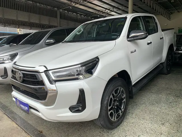 Carro Toyota Hilux Cabine Dupla 2023 SRX 4x4 2.8 Diesel