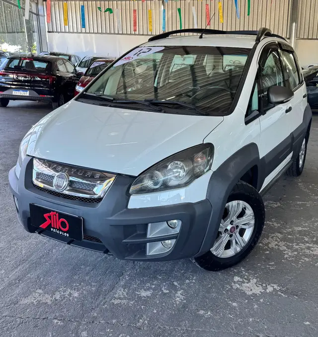 Carro Fiat Idea 2012 Adventure 1.8 16V E.TorQ (Flex)
