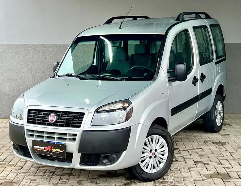 Fiat Doblò Essence 1.8 16V (Flex)