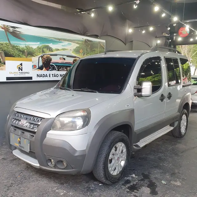 Carro Fiat Doblò 2012 Adventure 1.8 16V (Flex)