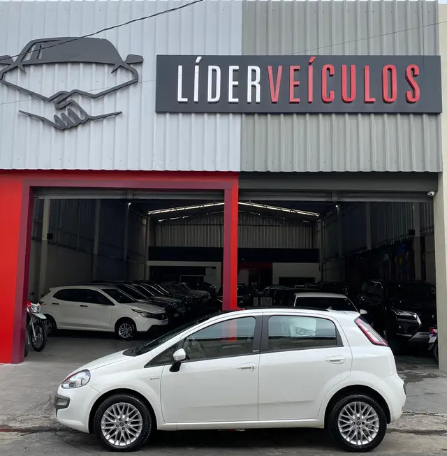Carro Fiat Punto 2014 Essence 1.6 16V (Flex)