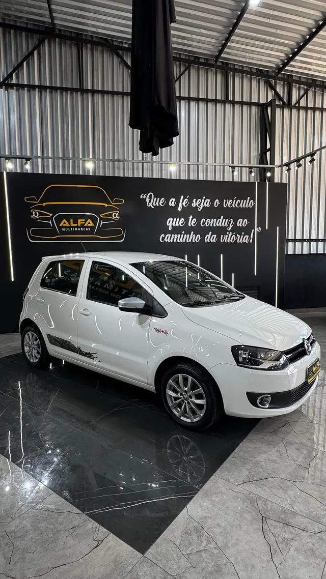 Carro Volkswagen Fox 2014 1.6 VHT Rock in Rio (Flex)