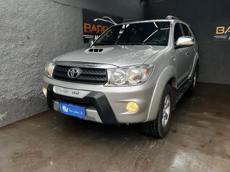 Toyota Hilux SW4 SRV 4x4 3.0 Turbo